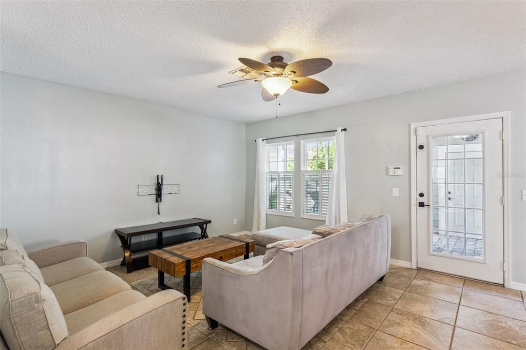 Active With Contract: $575,000 (3 beds, 2 baths, 1684 Square Feet)