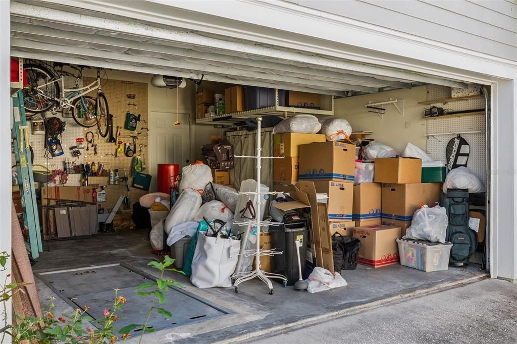 Active With Contract: $575,000 (3 beds, 2 baths, 1684 Square Feet)