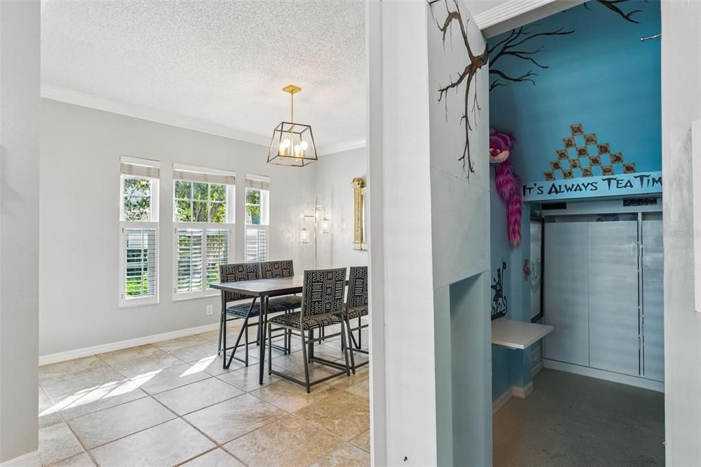 Active With Contract: $575,000 (3 beds, 2 baths, 1684 Square Feet)