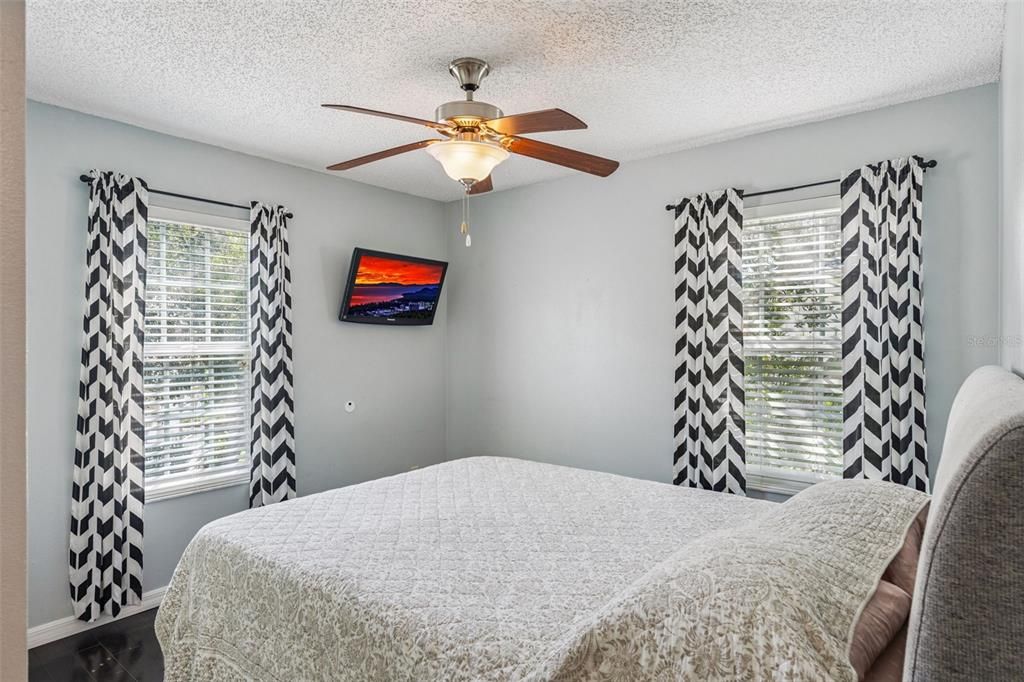 Active With Contract: $575,000 (3 beds, 2 baths, 1684 Square Feet)