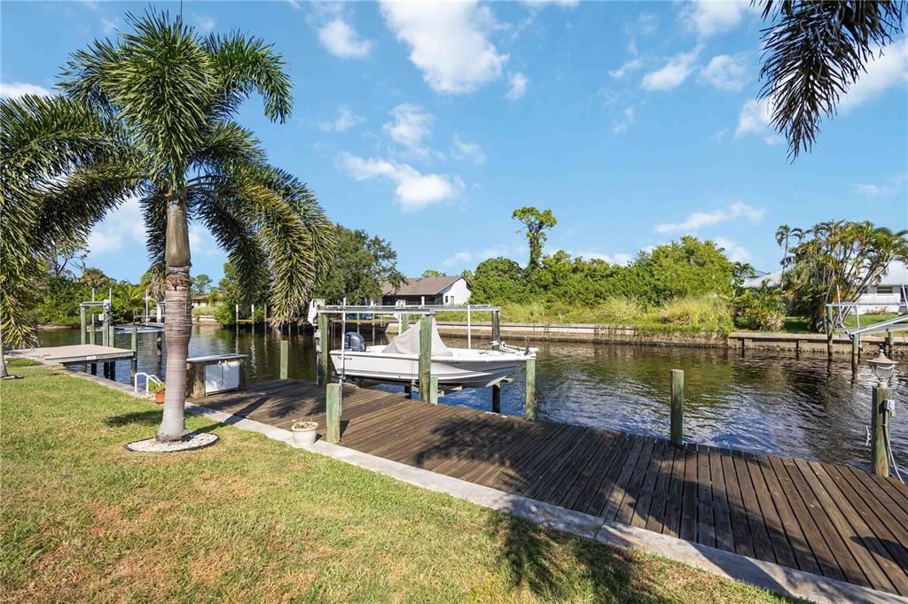 Activo con contrato: $775,000 (3 camas, 2 baños, 2401 Pies cuadrados)