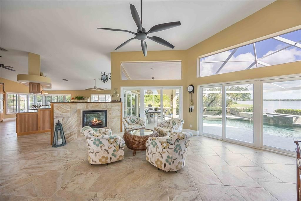 Activo con contrato: $775,000 (3 camas, 2 baños, 2401 Pies cuadrados)