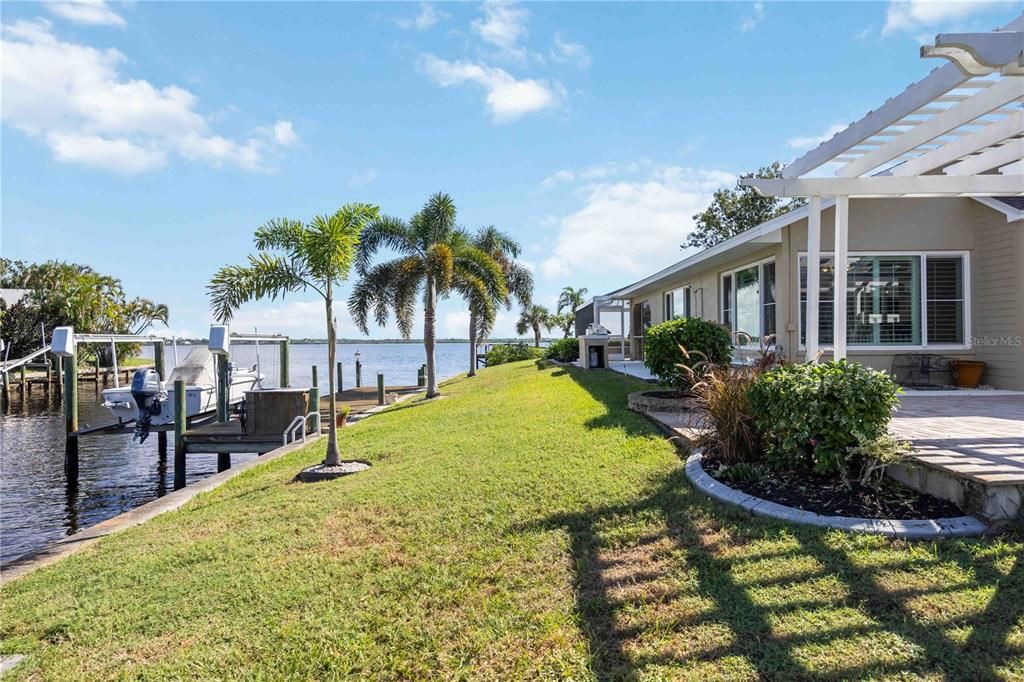 Activo con contrato: $775,000 (3 camas, 2 baños, 2401 Pies cuadrados)