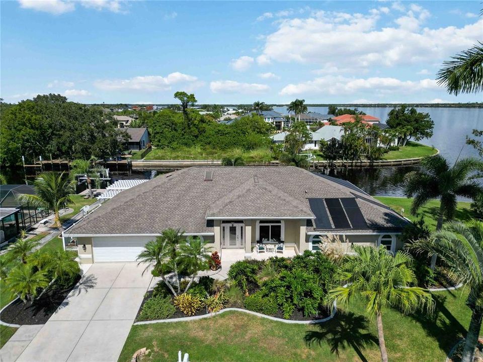 Activo con contrato: $775,000 (3 camas, 2 baños, 2401 Pies cuadrados)