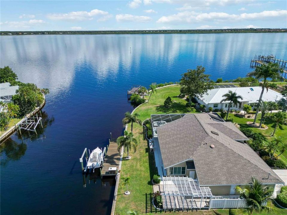 Activo con contrato: $775,000 (3 camas, 2 baños, 2401 Pies cuadrados)