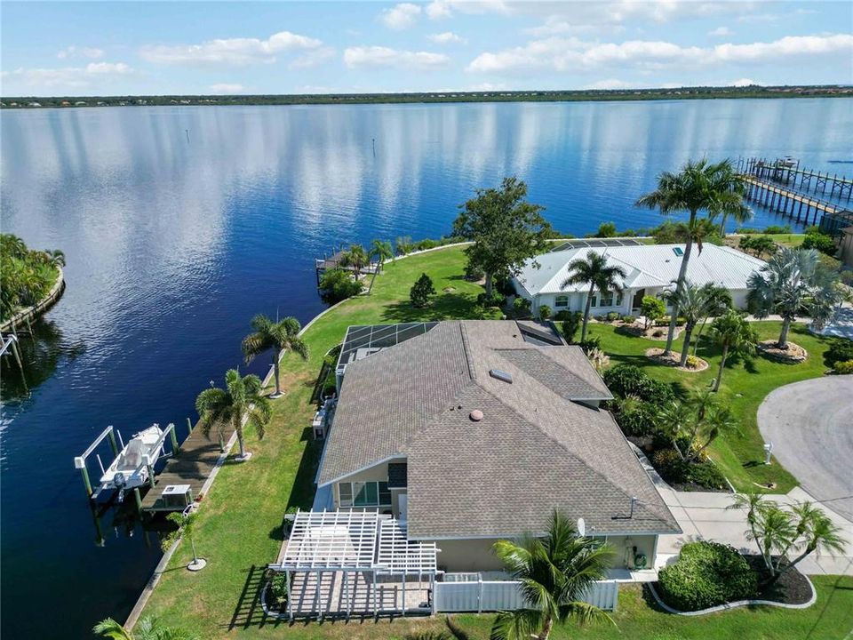 Activo con contrato: $775,000 (3 camas, 2 baños, 2401 Pies cuadrados)