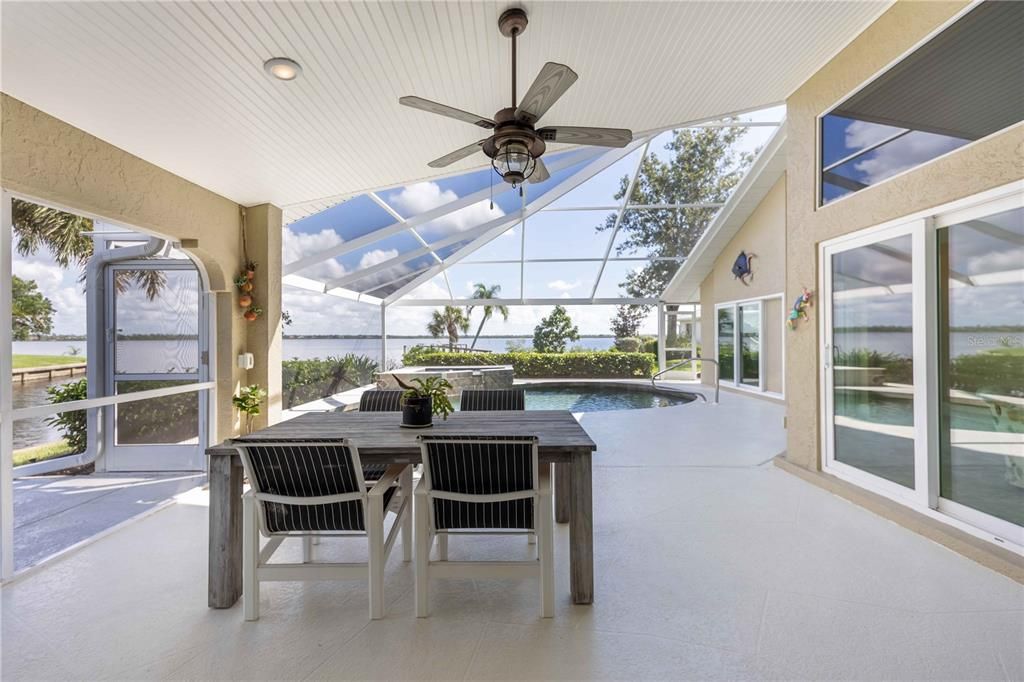 Activo con contrato: $775,000 (3 camas, 2 baños, 2401 Pies cuadrados)