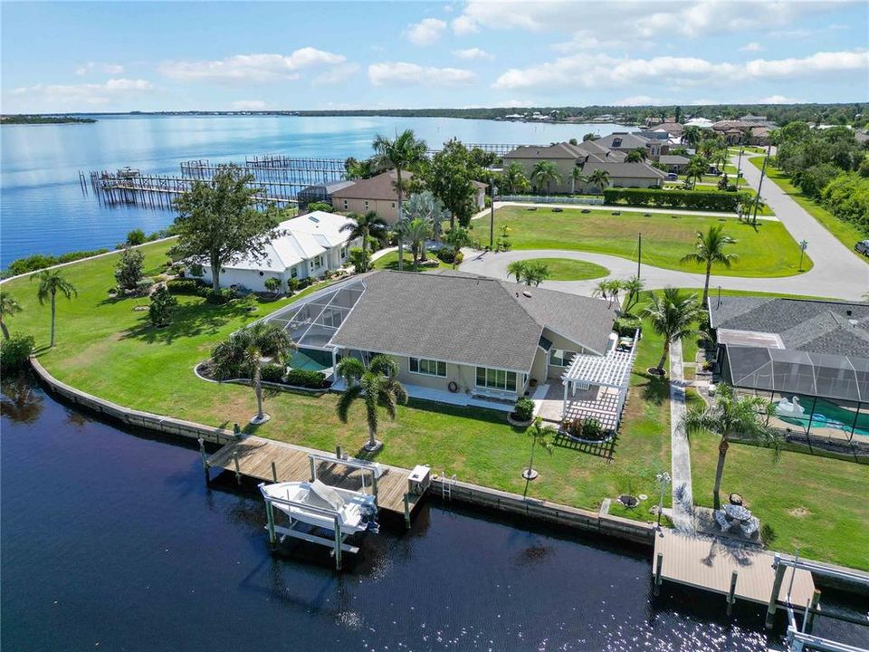 Activo con contrato: $775,000 (3 camas, 2 baños, 2401 Pies cuadrados)