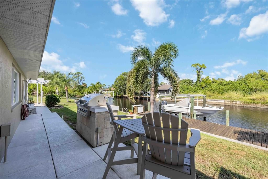 Activo con contrato: $775,000 (3 camas, 2 baños, 2401 Pies cuadrados)