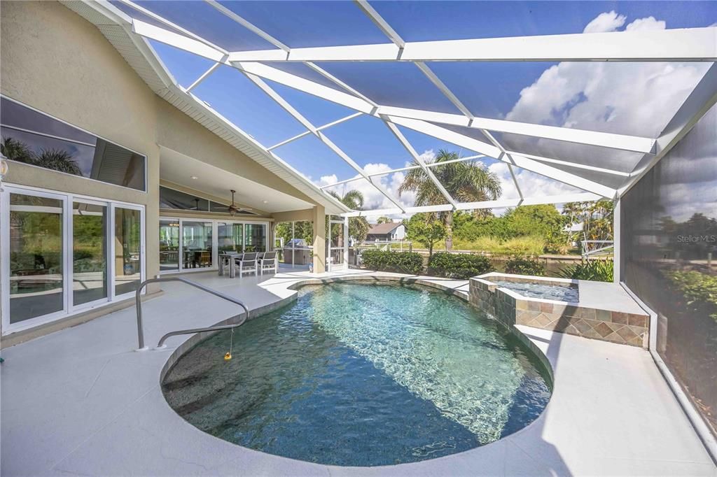 Activo con contrato: $775,000 (3 camas, 2 baños, 2401 Pies cuadrados)