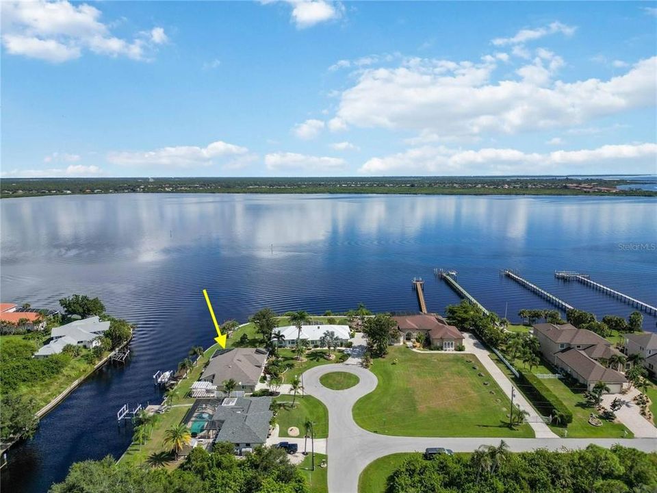 Activo con contrato: $775,000 (3 camas, 2 baños, 2401 Pies cuadrados)