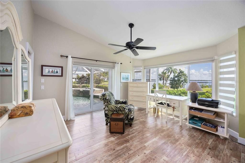 Activo con contrato: $775,000 (3 camas, 2 baños, 2401 Pies cuadrados)