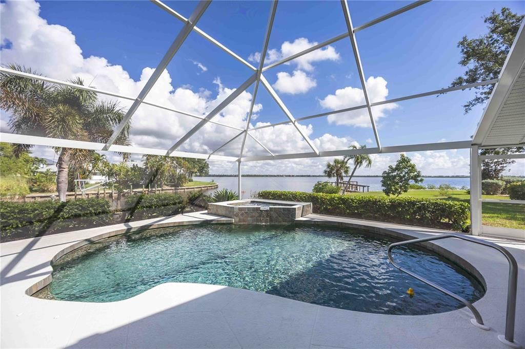 Activo con contrato: $775,000 (3 camas, 2 baños, 2401 Pies cuadrados)