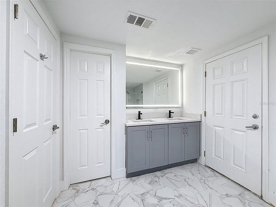 For Sale: $499,900 (3 beds, 3 baths, 2198 Square Feet)