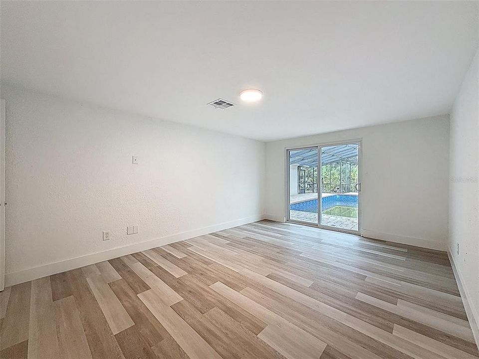 For Sale: $499,900 (3 beds, 3 baths, 2198 Square Feet)