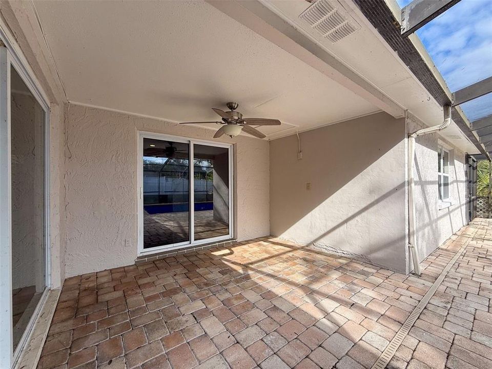 For Sale: $499,900 (3 beds, 3 baths, 2198 Square Feet)