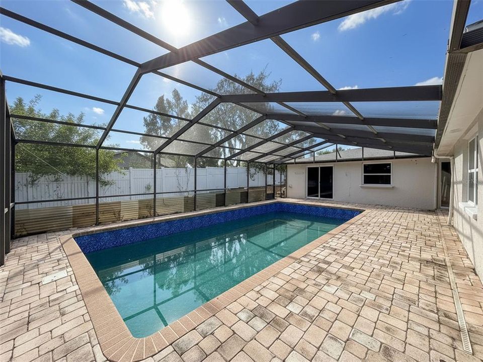 For Sale: $499,900 (3 beds, 3 baths, 2198 Square Feet)