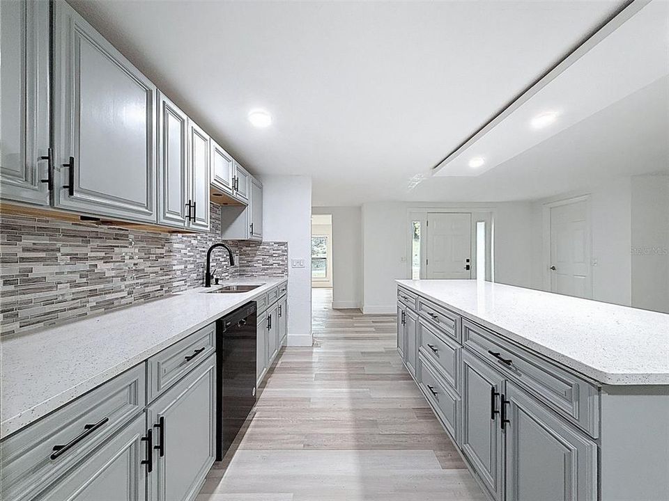 For Sale: $499,900 (3 beds, 3 baths, 2198 Square Feet)