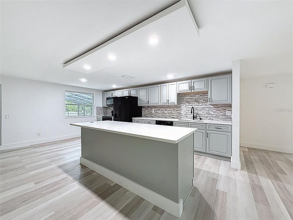 For Sale: $499,900 (3 beds, 3 baths, 2198 Square Feet)