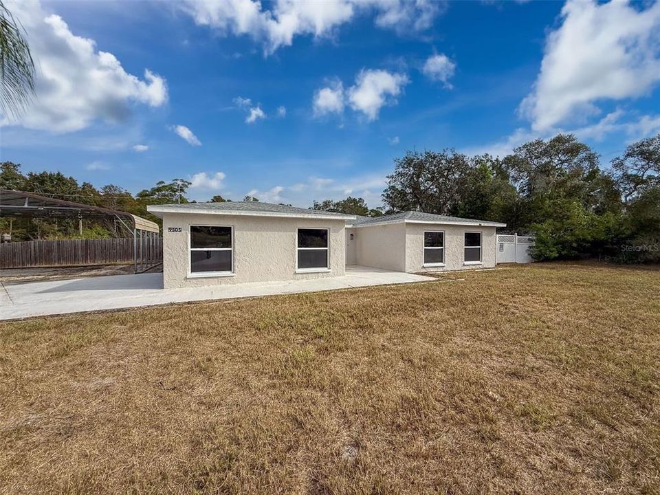 For Sale: $499,900 (3 beds, 3 baths, 2198 Square Feet)