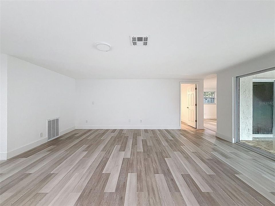 For Sale: $499,900 (3 beds, 3 baths, 2198 Square Feet)