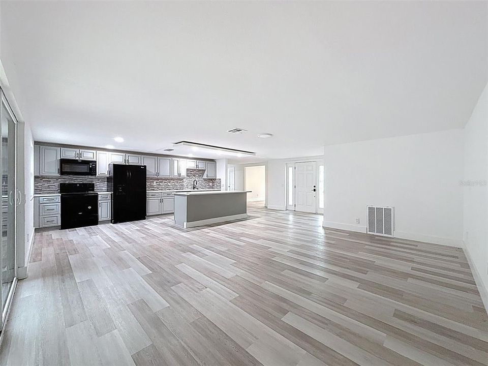 For Sale: $499,900 (3 beds, 3 baths, 2198 Square Feet)