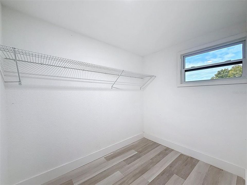 For Sale: $499,900 (3 beds, 3 baths, 2198 Square Feet)