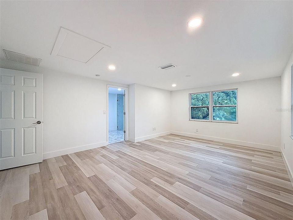 For Sale: $499,900 (3 beds, 3 baths, 2198 Square Feet)