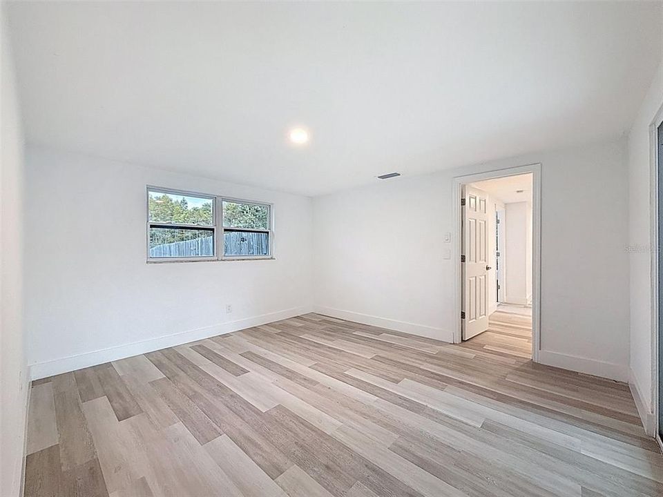 For Sale: $499,900 (3 beds, 3 baths, 2198 Square Feet)