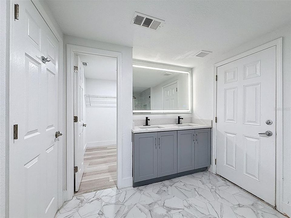 For Sale: $499,900 (3 beds, 3 baths, 2198 Square Feet)