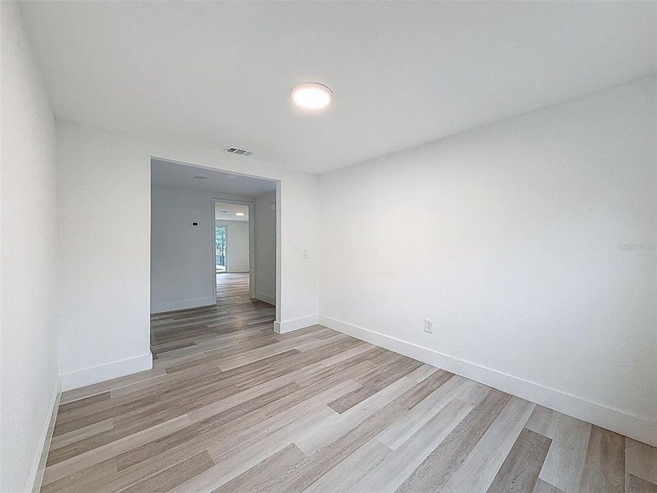 For Sale: $499,900 (3 beds, 3 baths, 2198 Square Feet)