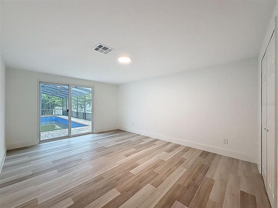 For Sale: $499,900 (3 beds, 3 baths, 2198 Square Feet)