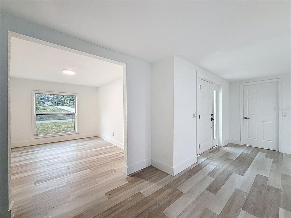 For Sale: $499,900 (3 beds, 3 baths, 2198 Square Feet)