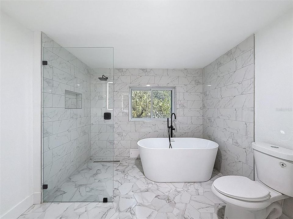 For Sale: $499,900 (3 beds, 3 baths, 2198 Square Feet)