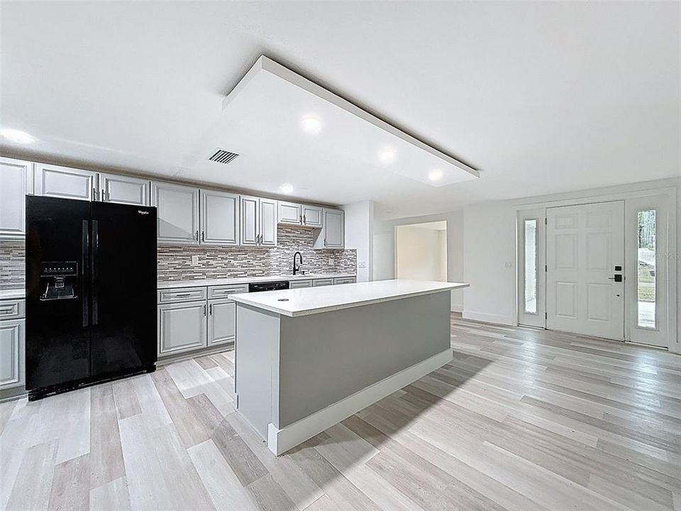 For Sale: $499,900 (3 beds, 3 baths, 2198 Square Feet)