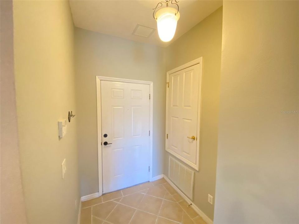 For Rent: $2,150 (2 beds, 2 baths, 1326 Square Feet)