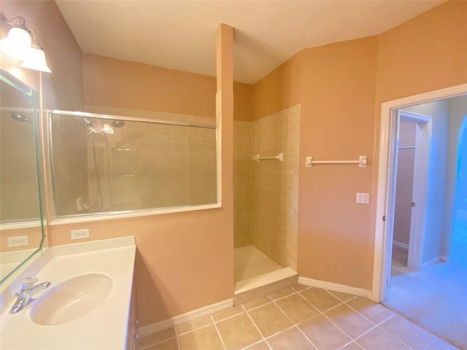 For Rent: $2,150 (2 beds, 2 baths, 1326 Square Feet)