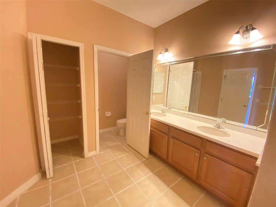 For Rent: $2,150 (2 beds, 2 baths, 1326 Square Feet)