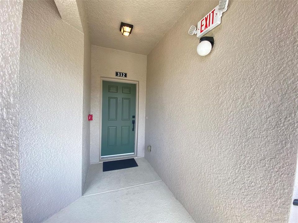 For Rent: $2,150 (2 beds, 2 baths, 1326 Square Feet)