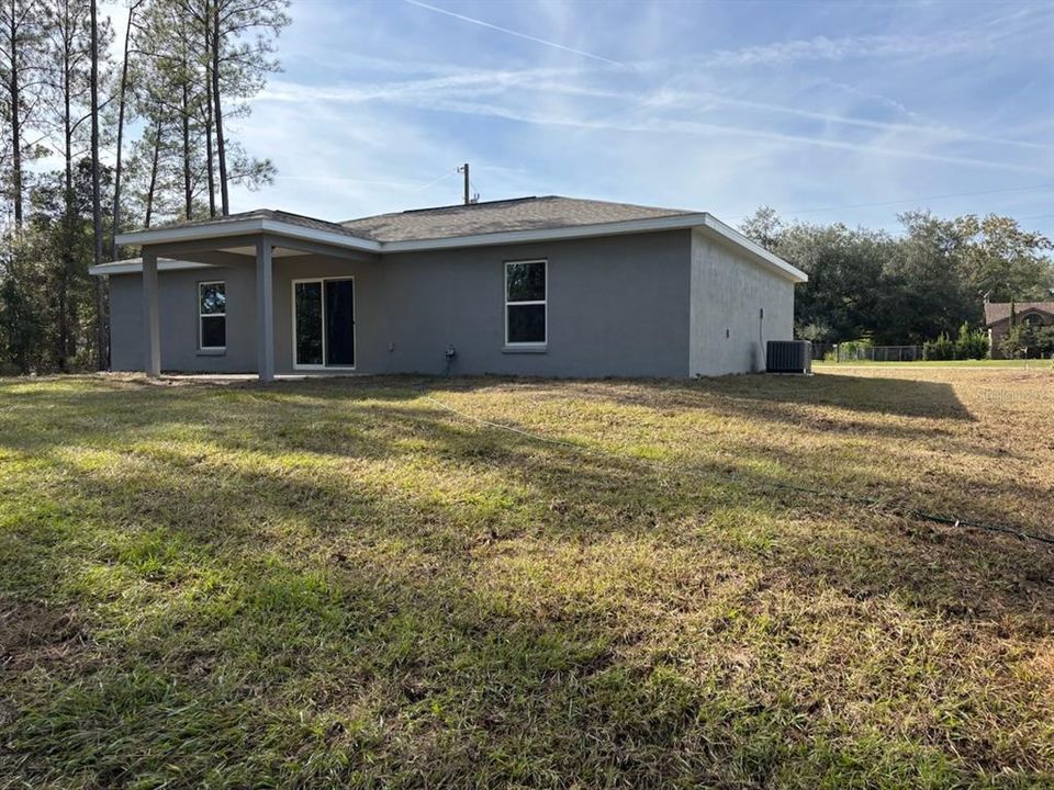 合同活跃: $237,500 (3 贝兹, 2 浴室, 1405 平方英尺)