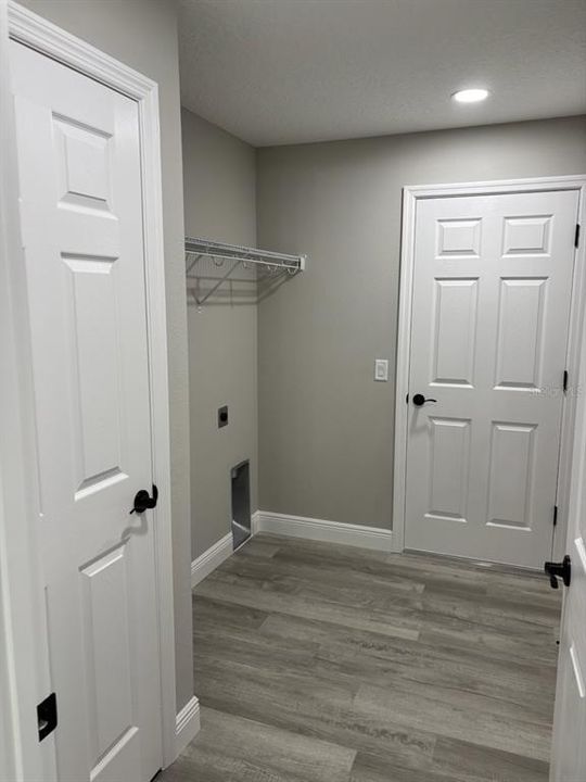 合同活跃: $237,500 (3 贝兹, 2 浴室, 1405 平方英尺)