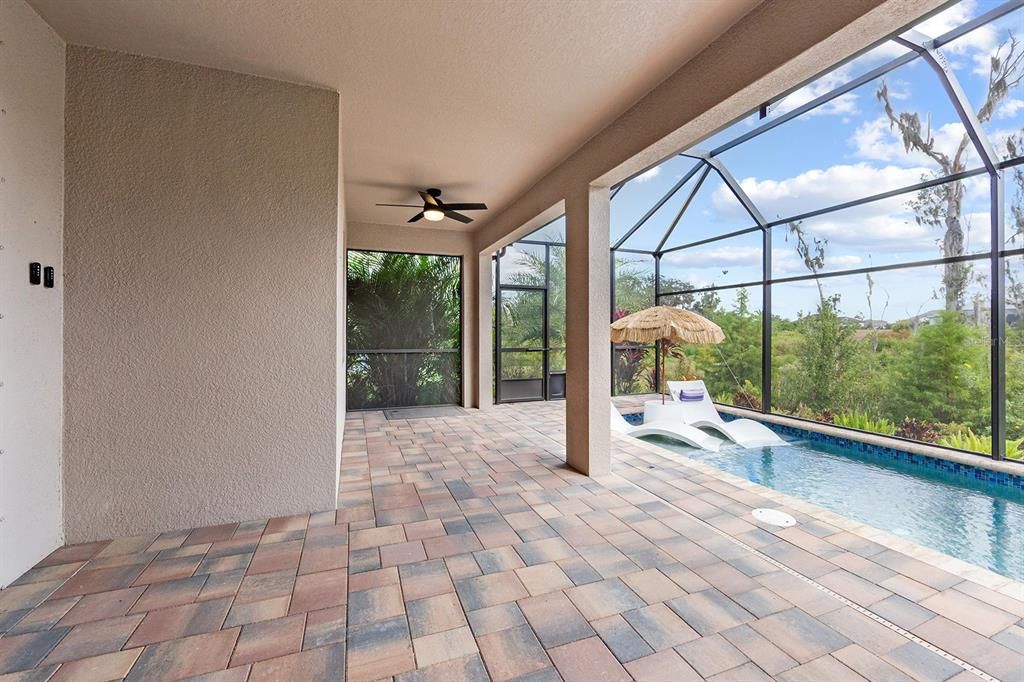 For Rent: $2,995 (2 beds, 2 baths, 1961 Square Feet)