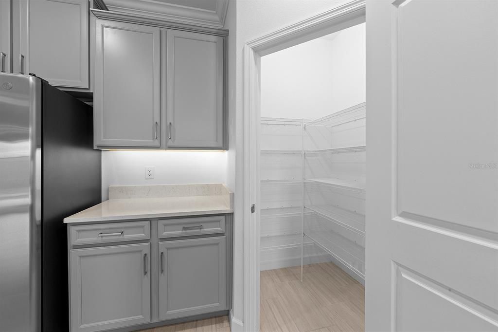 For Rent: $2,995 (2 beds, 2 baths, 1961 Square Feet)