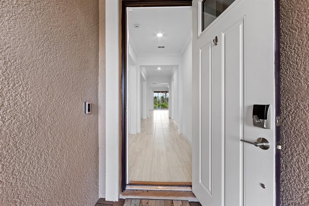 For Rent: $2,995 (2 beds, 2 baths, 1961 Square Feet)