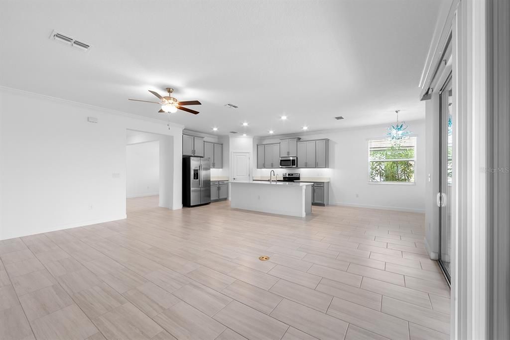 For Rent: $2,995 (2 beds, 2 baths, 1961 Square Feet)