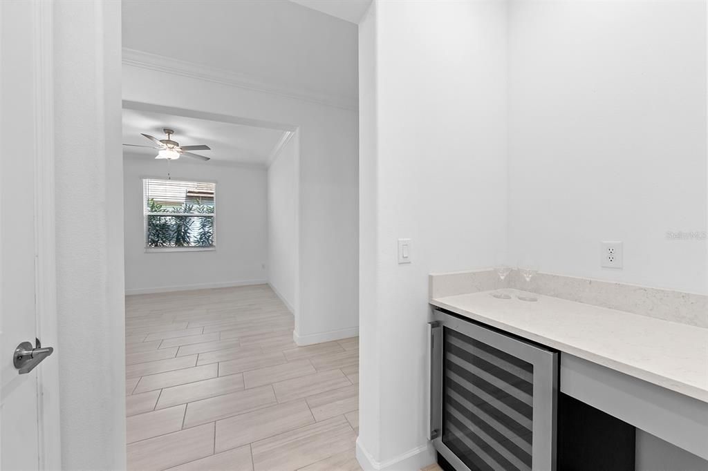 For Rent: $2,995 (2 beds, 2 baths, 1961 Square Feet)