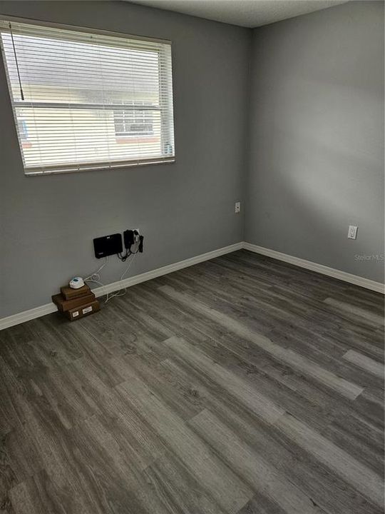 For Sale: $99,950 (2 beds, 1 baths, 722 Square Feet)