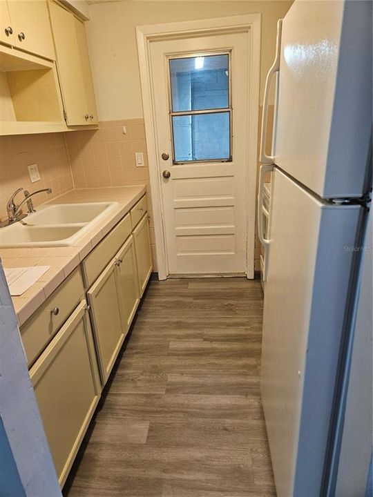 For Sale: $99,950 (2 beds, 1 baths, 722 Square Feet)