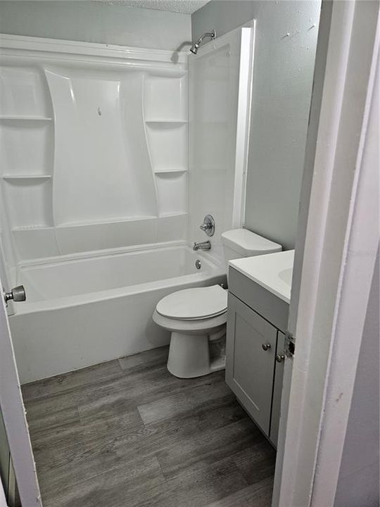 For Sale: $99,950 (2 beds, 1 baths, 722 Square Feet)