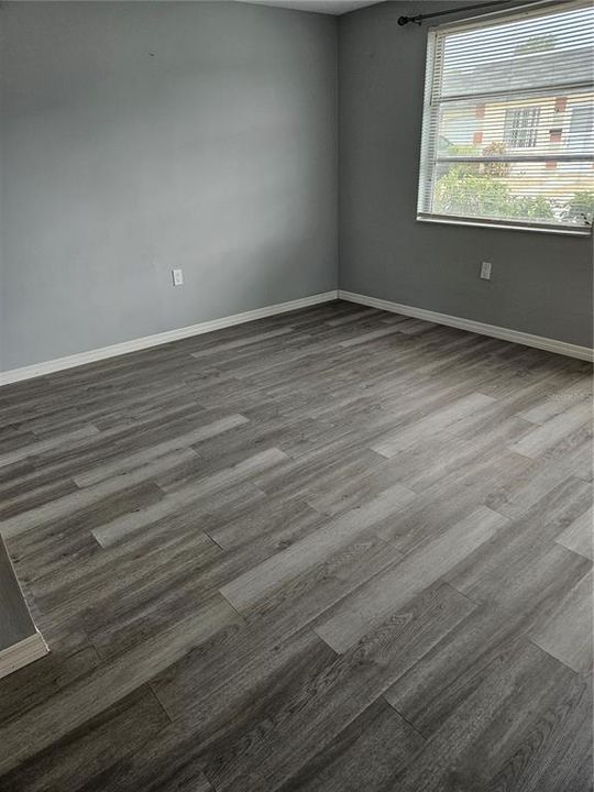 For Sale: $99,950 (2 beds, 1 baths, 722 Square Feet)